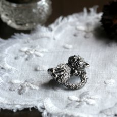 画像9: 英国 ヴィンテージ 猫 クリスタルストーン ブローチ&ネックレス  2WAY 「月のひかりをまとう猫 」イギリス アクセサリー EW0380 (9)