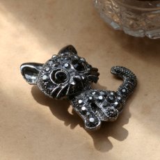 画像5: 英国 ヴィンテージ 黒猫ブローチ「静かな夜をともに歩く影の猫」イギリス アクセサリー (5)