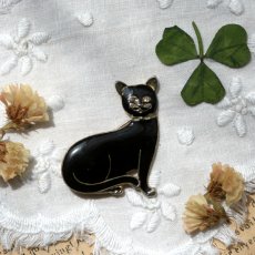 画像1: 英国 ヴィンテージ 大きな黒猫ブローチ「ただそこにいるだけで」イギリス アクセサリー (1)