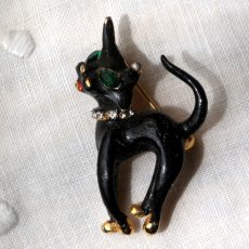 画像4: 1960年頃 英国 ヴィンテージ グリーンアイ 黒猫ブローチ「緑の瞳に、夜の魔法」 イギリス アクセサリー (4)