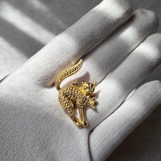 画像9: 英国 ヴィンテージ びっくり猫ブローチ「驚きの一瞬、きらめきの永遠 」イギリス アクセサリー (9)