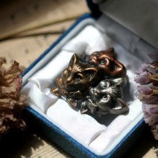 画像7: K&T 英国 ヴィンテージ 3匹の猫ブローチ「三つのきらめき、ひとつのしあわせ」イギリス アクセサリー (7)