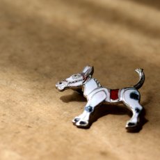 画像2: 英国 ヴィンテージ 白馬 ブローチ「白き風、駆ける」 イギリス アクセサリー (2)