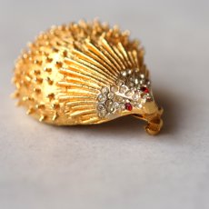 画像8: 1960〜70年代 英国 ヴィンテージ ハリネズミブローチ「ひだまりの宝物」イギリス アクセサリー (8)
