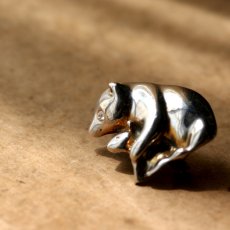 画像3: 英国 ヴィンテージ 親子熊 クマ ブローチ「しあわせを背中にのせて」イギリス アクセサリー (3)