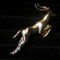 画像2: 英国 ヴィンテージ 駆ける鹿 ブローチ「風よりも自由に」イギリス アクセサリー (2)