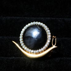 画像1: 英国 ヴィンテージブローチ カタツムリ「月の雫を抱いて」イギリス アクセサリー (1)