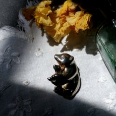 画像5: 英国 ヴィンテージ 親子熊 クマ ブローチ「しあわせを背中にのせて」イギリス アクセサリー (5)