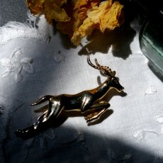 画像5: 英国 ヴィンテージ 駆ける鹿 ブローチ「風よりも自由に」イギリス アクセサリー (5)