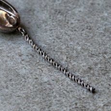 画像12: 英国 1950〜60年代 マルカジット 尻尾が揺れる小さなネズミ ヴィンテージ ブローチ「小さな冒険者のしっぽ」イギリス ネズミアクセサリー (12)