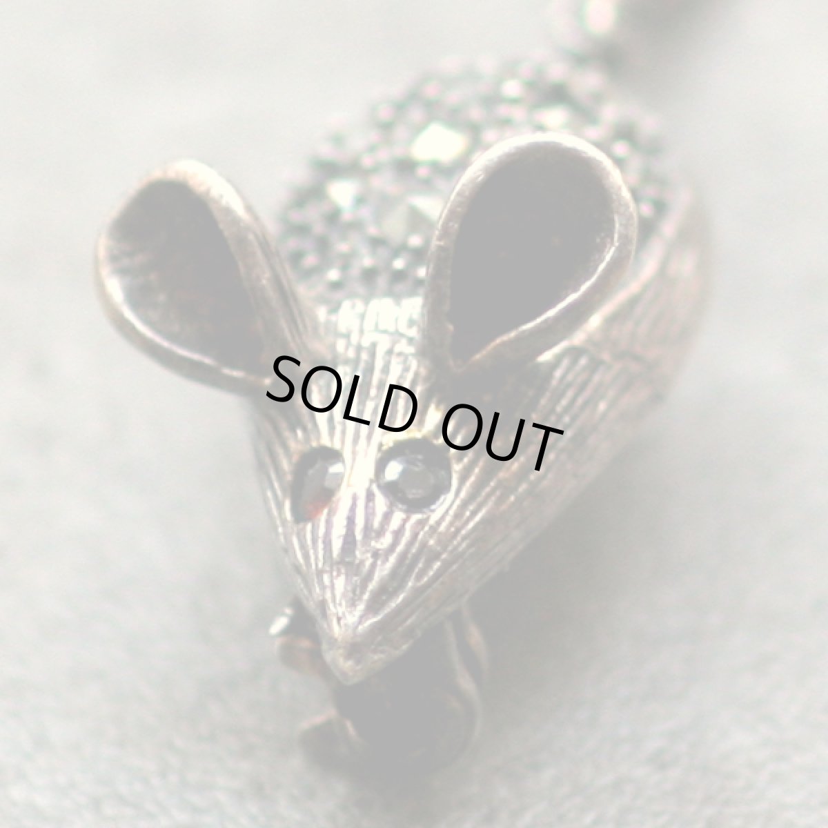 画像5: 英国 1950〜60年代 マルカジット 尻尾が揺れる小さなネズミ ヴィンテージ ブローチ「小さな冒険者のしっぽ」イギリス ネズミアクセサリー (5)