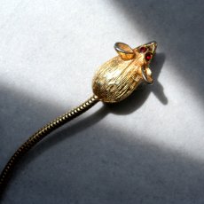 画像12: 英国 尻尾が揺れる小さなネズミ ヴィンテージ ブローチ「星降る夜のチーズ泥棒」イギリス ネズミアクセサリー (12)