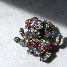 画像4: 英国 ヴィンテージ カラフルラインストーン指輪 犬「こんにちは、きらきらの友だち」リング フリーサイズ (4)