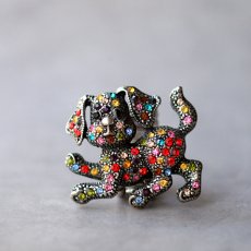 画像1: 英国 ヴィンテージ カラフルラインストーン指輪 犬「こんにちは、きらきらの友だち」リング フリーサイズ (1)