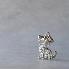 画像1: 英国 ヴィンテージ お利口さんなおすわり犬 クリスタル「きみを見つめる忠実なまなざし」 ペンダントネックレス イギリス アクセサリー (1)