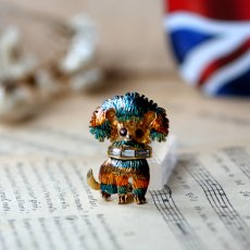画像5: 英国 1960年代ヴィンテージ テリア犬 カラーリングブローチ「にじいろ首輪のテリア」イギリス アクセサリー (5)