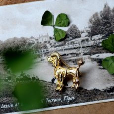 画像3: 英国 刻印890 ヴィンテージ プードル犬 ブローチ「時を越えて見つめる眼差し」イギリス アクセサリー (3)