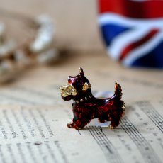 画像5: 英国 1960年代ヴィンテージ テリア犬 エナメルブローチ「しっぽが語る、喜びの気配」イギリス アクセサリー (5)