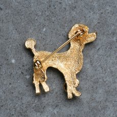 画像8: 英国 刻印890 ヴィンテージ プードル犬 ブローチ「時を越えて見つめる眼差し」イギリス アクセサリー (8)