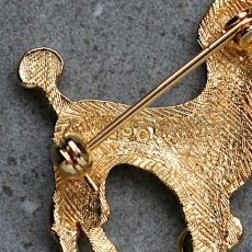 画像7: 英国 刻印890 ヴィンテージ プードル犬 ブローチ「時を越えて見つめる眼差し」イギリス アクセサリー (7)