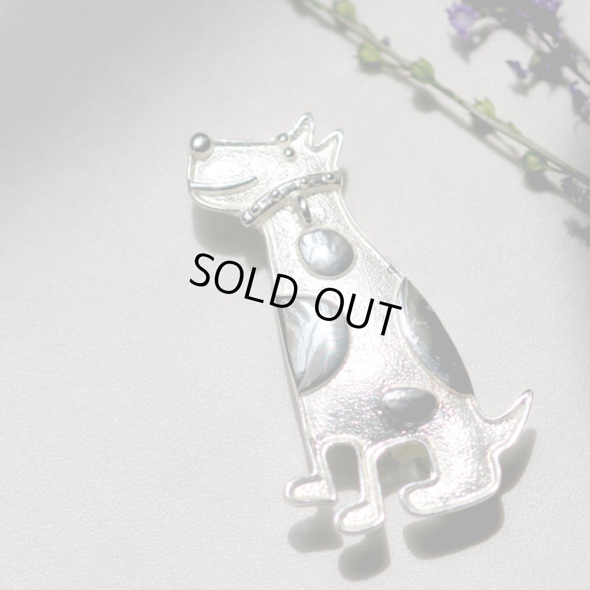 画像1: 英国 1970年代 ヴィンテージ ダルメシアン犬ブローチ「小さな冒険のはじまりに忠実な相棒」イギリス アクセサリー (1)