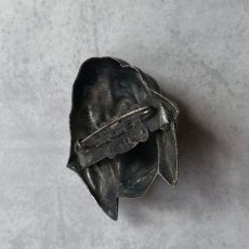 画像8: 英国 1950年代 ヴィンテージ ビーグル犬ブローチ「静かなる忠誠のかたち」イギリス アクセサリー (8)