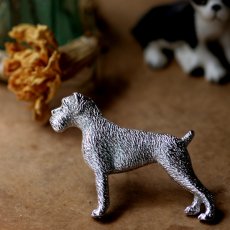 画像4: 英国 1970年代 ヴィンテージ ボクサー犬ブローチ「忠誠のまなざし、銀の記憶」イギリス アクセサリー (4)