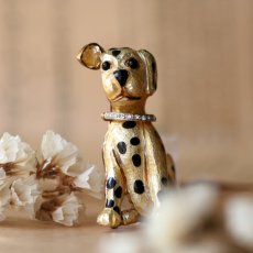 画像1: 英国 1970年代 ヴィンテージ ダルメシアン犬ブローチ 首輪が揺れる「きらめきが語りかける、忠犬のまなざし」 イギリス アクセサリー (1)