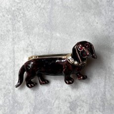 画像8: 英国 1960年代 ヴィンテージ 刻印 ダックスフンド犬 エナメルブローチ「見つめるダックスフンド」イギリス アクセサリー (8)