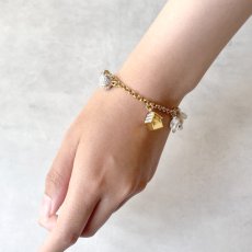 画像2: 英国 ヴィンテージ マンテルチェーン ブレスレット 白いテリア チャーム「小さな腕もとに、犬と紡ぐひととき」イギリス アクセサリー (2)