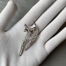 画像7: 英国 ヴィンテージ クリスタル 猫ブローチ「きらめきの中に佇む、猫のシルエット」イギリス アクセサリー (7)