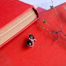 画像5: 英国 ヴィンテージ 小さく可愛い黒猫ブローチ「小さなきらめき、黒猫のしずく」イギリス アクセサリー (5)