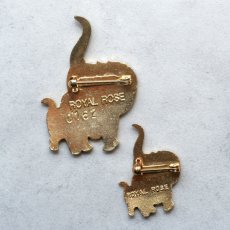 画像12: 英国1950〜1980年代 ROYAL ROSE ヴィンテージ 親子猫ブローチ 2個セット「ふたりでひとつ、見つめ合う時間」 (12)