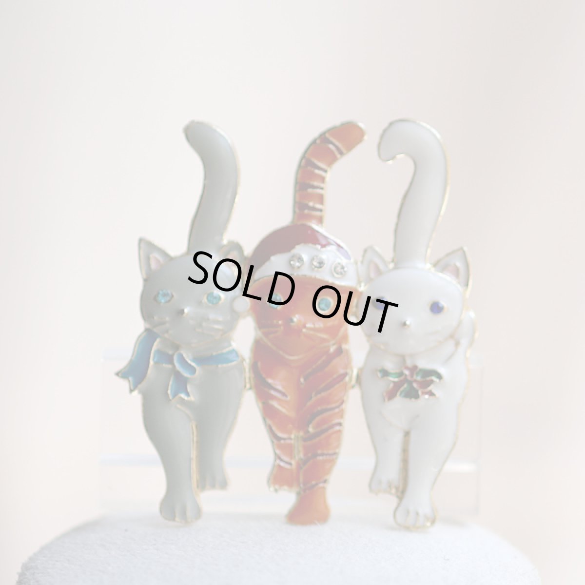 画像1: 英国 ヴィンテージ 3匹の仲良し猫たち「3匹の猫のクリスマス行進」イギリス アクセサリー (1)