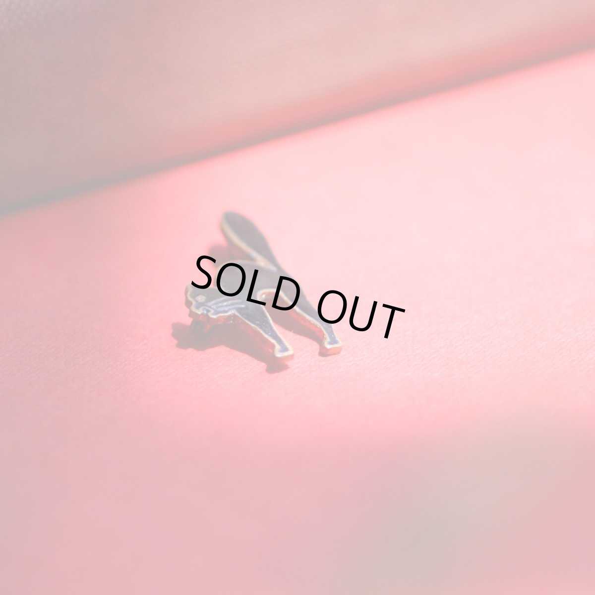 画像9: 英国 ヴィンテージ 小さい黒猫ブローチ「怒り顔の守り神、黒猫がくれる幸運のしっぽ」イギリス アクセサリー (9)