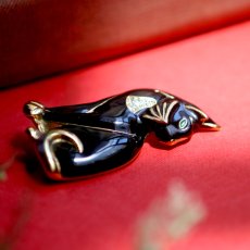 画像10: 英国ヴィンテージ 黒猫ブローチ「振り向いたその先に秘密の物語」イギリス アクセサリー (10)