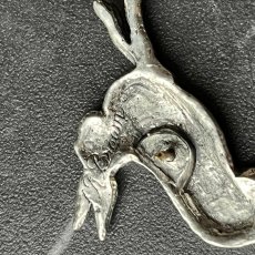 画像8: 英国ヴィンテージ ウサギのピューターブローチイギリス製 ヴィンテージアクセサリー「野原を駆ける ひとひらの詩」AR Brown  (8)