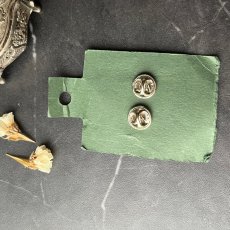 画像6: 英国ヴィンテージ 蝶のピューターブローチ「手仕事で生まれた羽の記憶」イギリス製 アンティークアクセサリー (6)