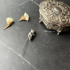 画像4: 英国ヴィンテージ コアラ ピューター製スティックピンGENUINE PEWTER 「旅の途中で出会った、しがみつき上手な癒し系」 (4)