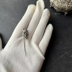 画像3: 英国ヴィンテージ コアラ ピューター製スティックピンGENUINE PEWTER 「旅の途中で出会った、しがみつき上手な癒し系」 (3)