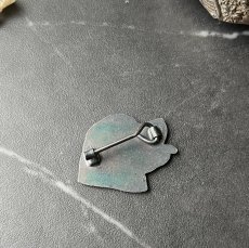 画像6: 英国ヴィンテージ ラブラドール顔 ピューターブローチ「見上げるその瞳に、すべてをゆだねて」イギリス製 アンティークアクセサリー (6)