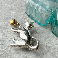画像4: 英国ヴィンテージ 猫ブローチ 「戯れのひととき」アンティークアクセサリー (4)