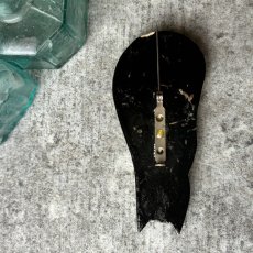 画像11: イギリスヴィンテージ 黒猫 白猫 ブローチ ハンドペイント 大型 猫モチーフアクセサリー「月夜に寄り添うふたつの影」 (11)