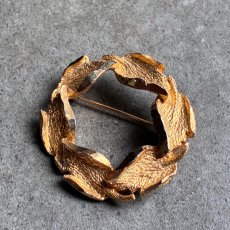 画像4: 〈CATHE'〉1960’s ヴィンテージ　ゴールドリーフのリースブローチ (4)