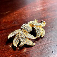 画像1: アメリカ 1960年代 ヴィンテージコスチュームジュエリー リボンブローチ  (1)