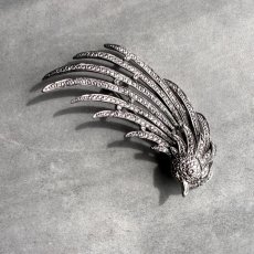 画像7: 英国ヴィンテージ 刻印1015 マルカジット風 鳥ブローチ「羽ばたく瞬間を纏う、永遠の輝き」 (7)