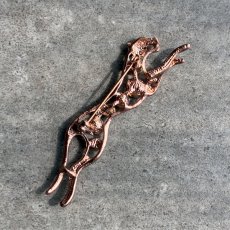 画像6: 英国ヴィンテージ ピューマ ブローチ　虹色の疾走 (6)
