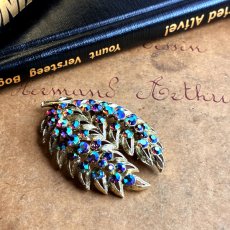 画像3: アメリカ 1960年代 存在感を放つオーロラの輝きリーフブローチ ヴィンテージアクセサリー (3)