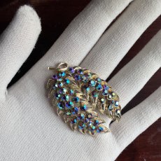 画像11: アメリカ 1960年代 存在感を放つオーロラの輝きリーフブローチ ヴィンテージアクセサリー (11)