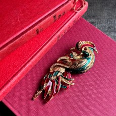 画像3: 英国 ヴィンテージブローチ 幸運を運ぶインコの彩り  (3)